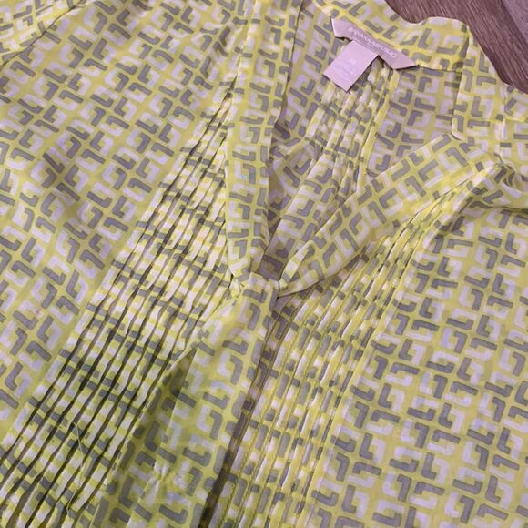 Banana Republic Blouse - Picture 2 of 5